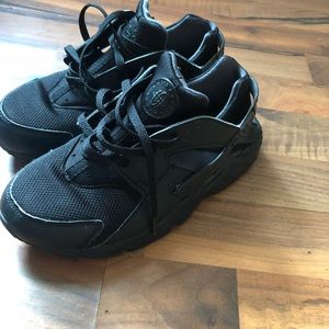 All Black Huaraches